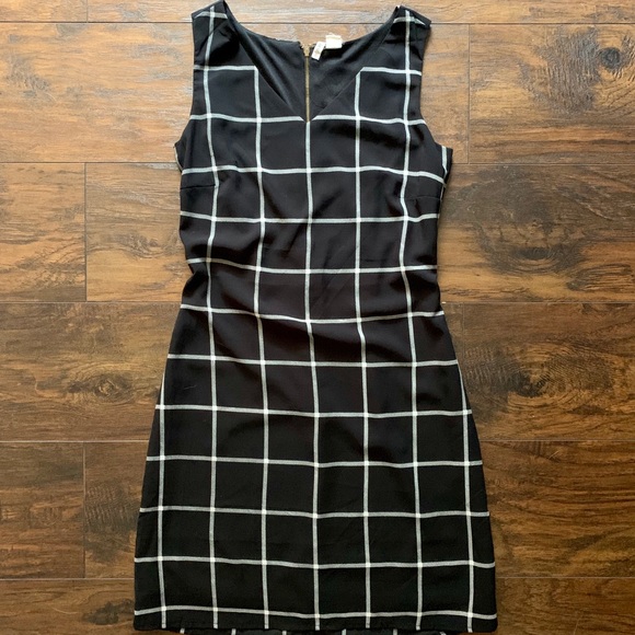 Japna Dresses & Skirts - Black & White Shift Dress